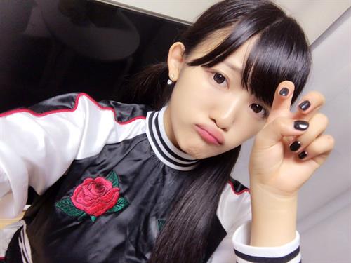 Jun Amaki taking a selfie