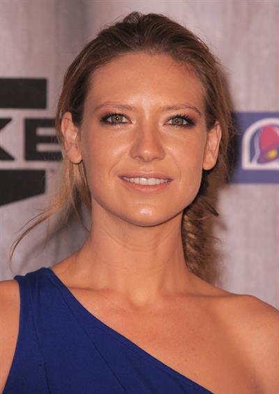 Anna Torv attending Spike TVS 2011 Scream Awards at Gibson Amphitheatre on October 15, 2011
