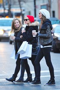 Ashlee Simpson shopping in NYC 1/6/13  