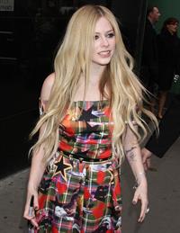 Avril Lavigne – “Good Morning America” NYC 11/5/13  