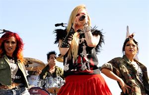 Avril Lavigne – iHeartRadio Music Festival 9/21/13  