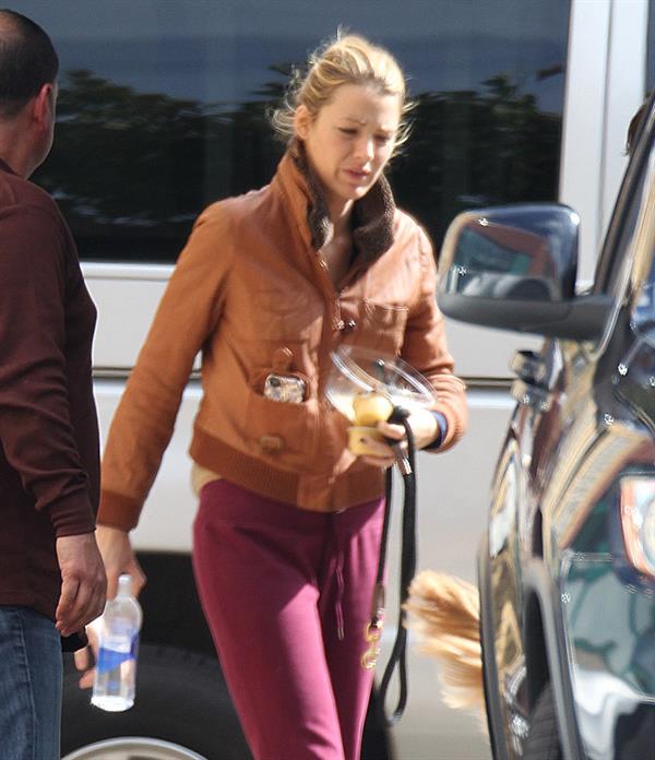 Blake Lively 'Gossip Girl' set in New York City - October 18, 2012 