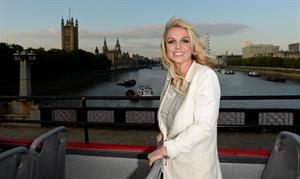 Britney Spears – sightseeing in London 10/15/13  