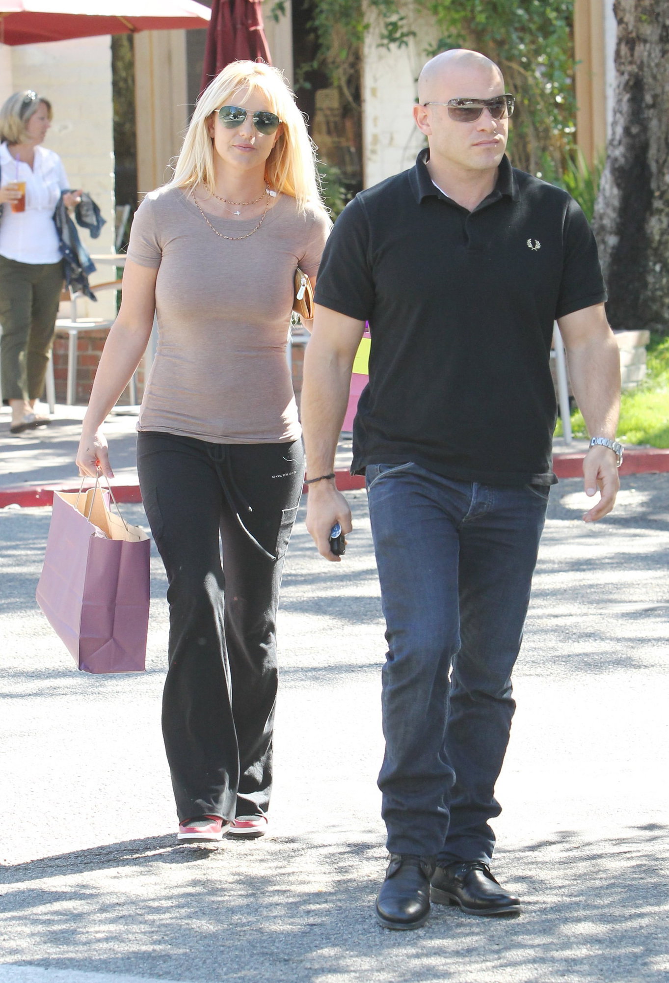 Britney Spears out shopping in Calabasas 10/23/12 