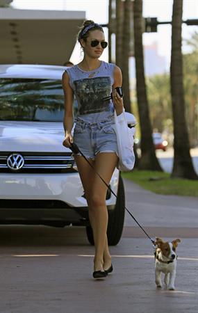 Candice Swanepoel out and about in South Beach 1/15/13 