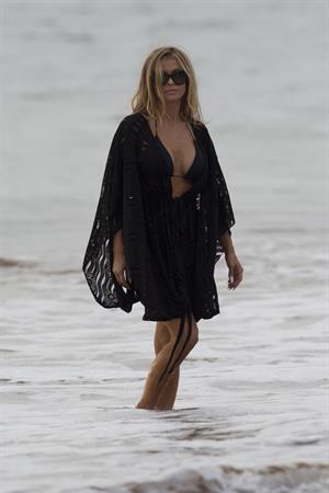 Carmen Electra – beach shoot candids in Hawaii 10/3/13  