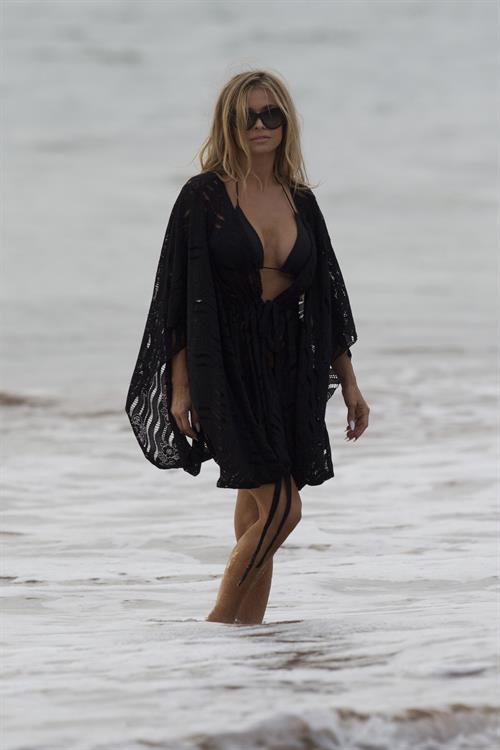 Carmen Electra – beach shoot candids in Hawaii 10/3/13  