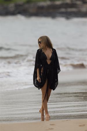 Carmen Electra – beach shoot candids in Hawaii 10/3/13  