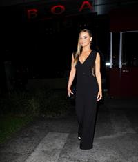 Carmen Electra Looked amazing stopping by Boa for a bite 23.01.13 