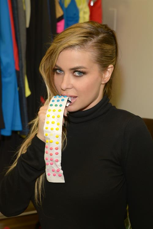 Carmen Electra Preparing for her FONey Years Eve Appearance in LA 26.12.12 