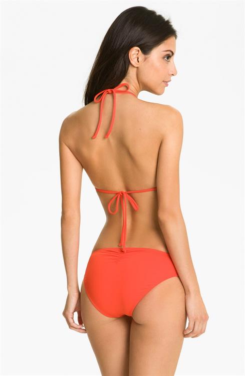 Mayra Suárez in a bikini - ass