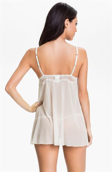 Mayra Suárez in lingerie