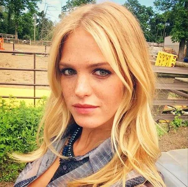 Erin Heatherton taking a selfie