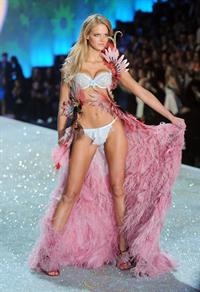 Erin Heatherton in lingerie