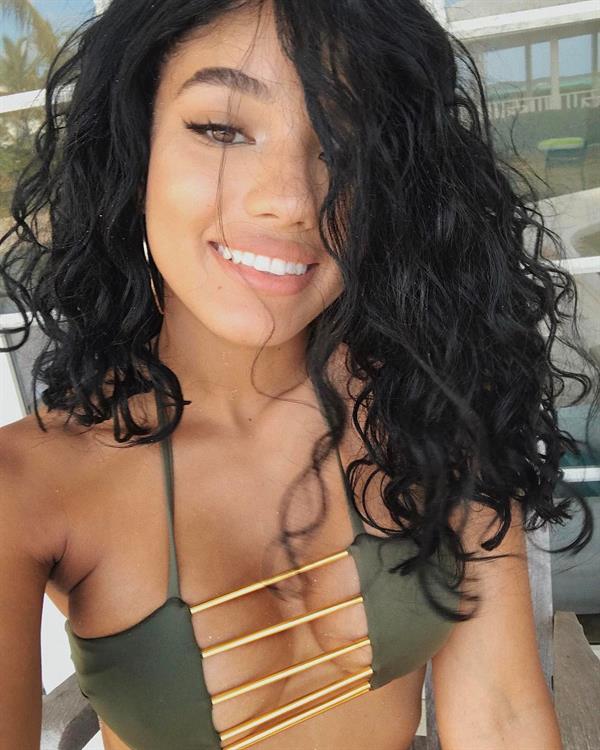 Yovanna Ventura in a bikini taking a selfie