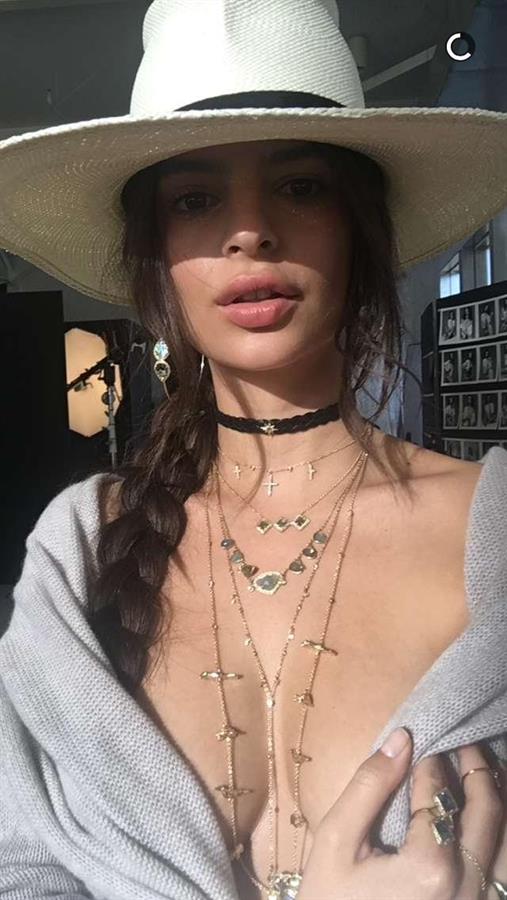 Emily Ratajkowski taking a selfie