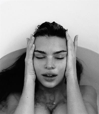 Emily Ratajkowski Pictures Emily Ratajkowski