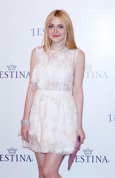 Dakota Fanning J. Estina photocall Seoul Korea 1/7/13 