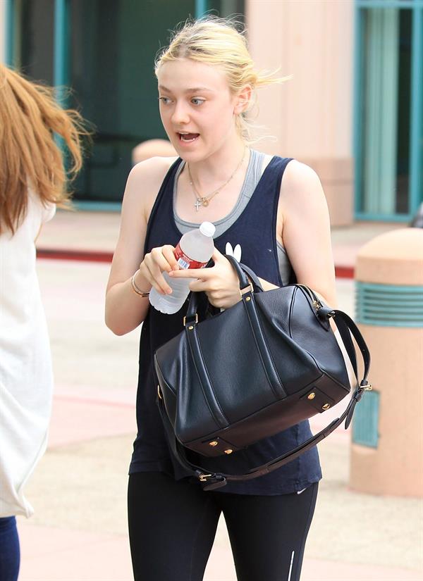 Dakota Fanning spotted at the gym in Studio City (24.08.2012)