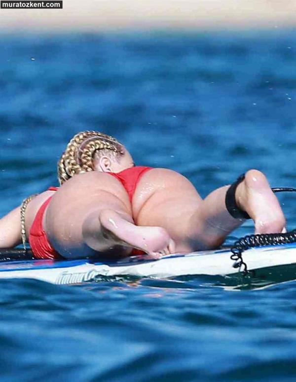 Iggy Azalea in a bikini - ass