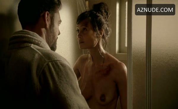 Thandie Newton - breasts