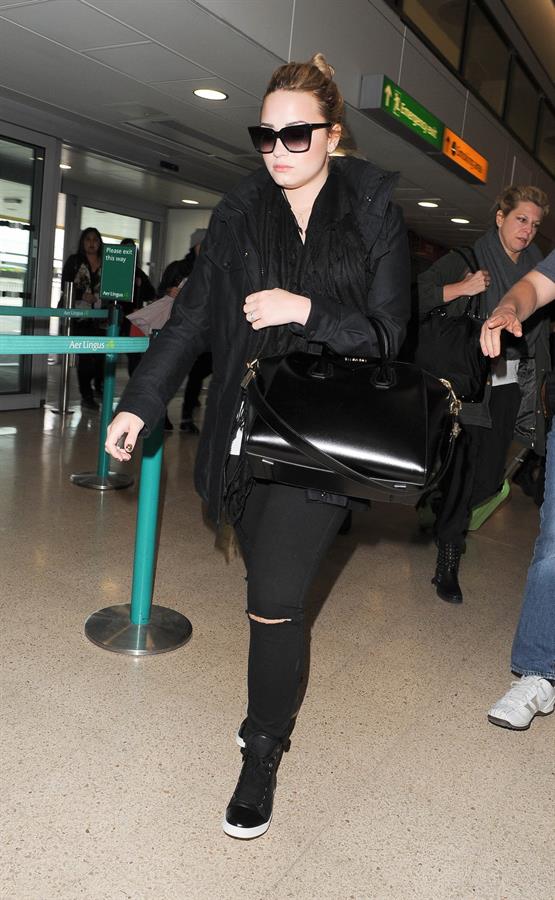 Demi Lovato - Leaves London Heathrow Airport in London (01.06.2013) 