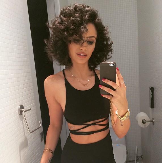 Nazanin Mandi taking a selfie