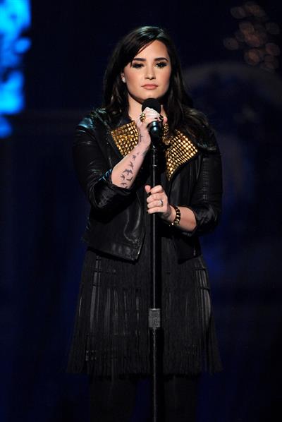Demi Lovato TNT Christmas 2012 @ the National bldg Museum in WA 12/9/12 