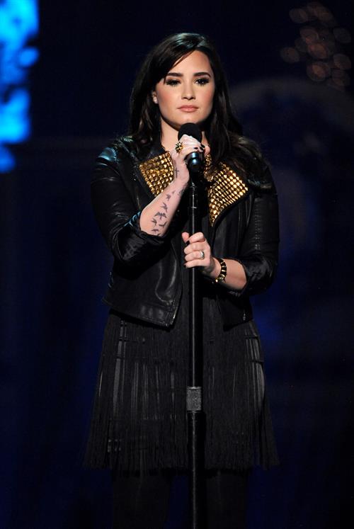 Demi Lovato TNT Christmas 2012 @ the National bldg Museum in WA 12/9/12 