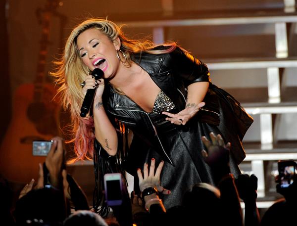 Demi Lovato - Performs LIVE at the Greek Theatre in Los Angeles (18 Jul 2012)