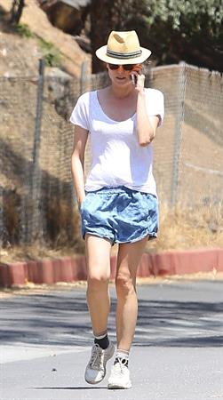 Diane Kruger Taking a Sunday stroll in Hollywood 11.08.13 