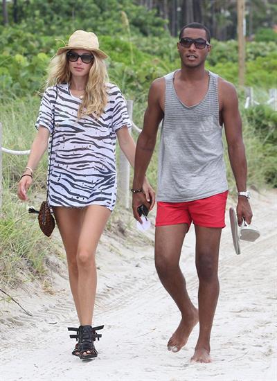 Doutzen Kroes bikini beach pictures in Miami August 16, 2012