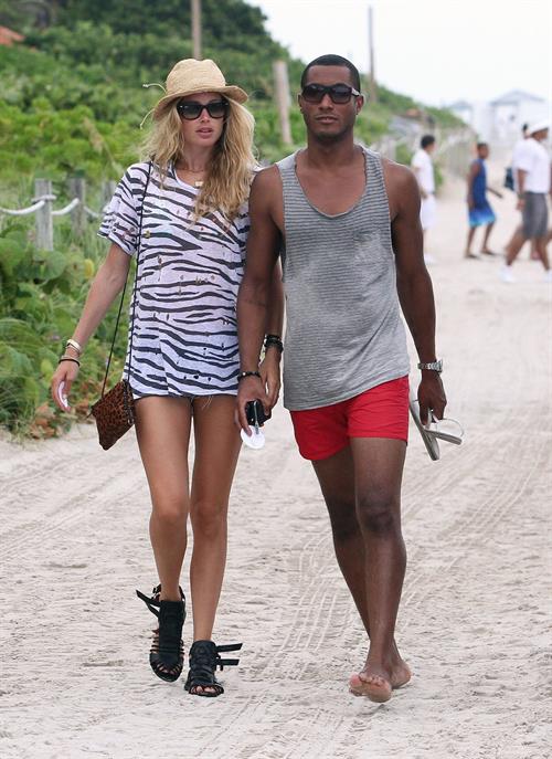 Doutzen Kroes bikini beach pictures in Miami August 16, 2012