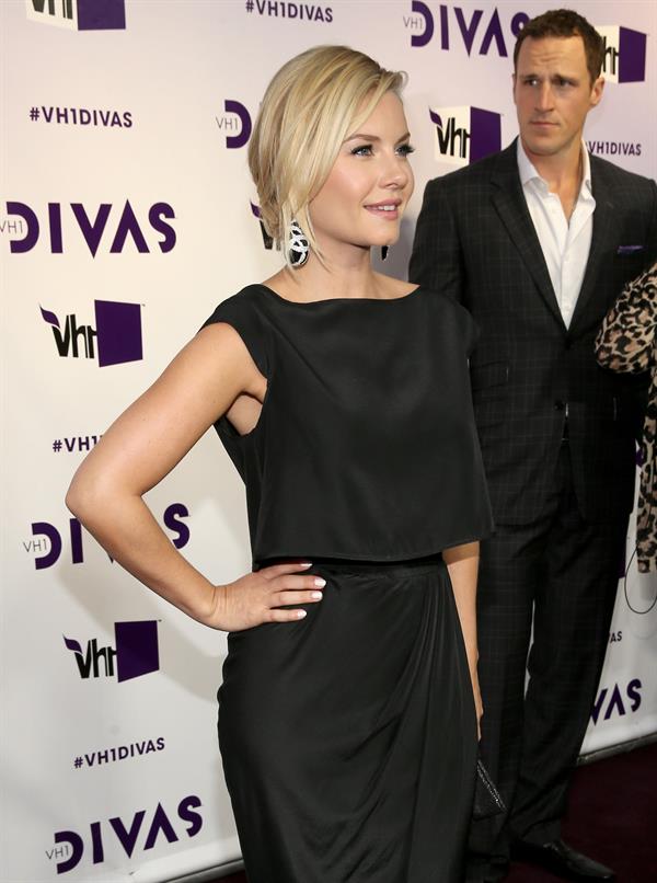 Elisha Cuthbert VH1 Divas 2012 in Los Angeles 12/16/12 