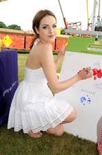 Elizabeth Gillies 23rd Einstein Hamptons Family Day 8/5/12 