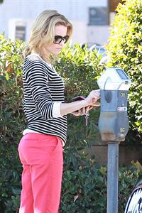 Elizabeth Banks out and about in Los Angeles 1/19/13 