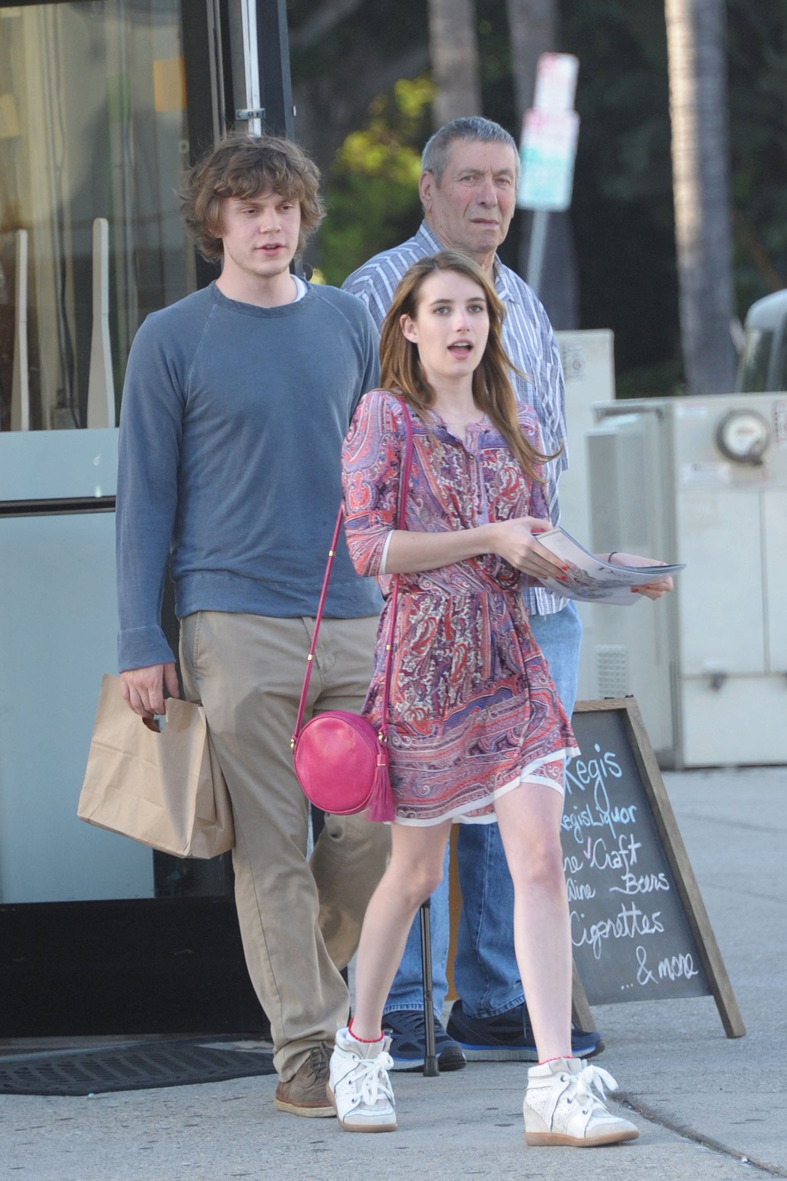 Emma Roberts - Steps out with boyfriend Evan Peters at Third Street in Los Angeles (28.05.2013) 