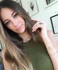 Mathilde Gøhler taking a selfie