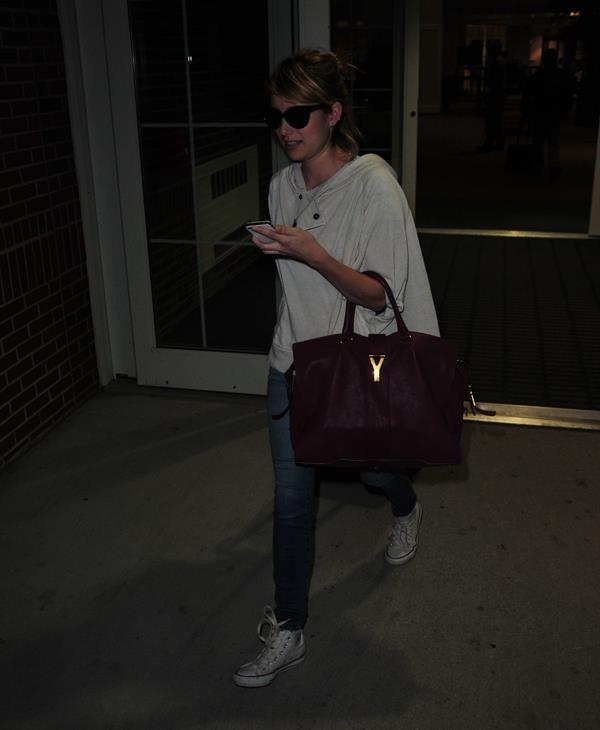 Emma Roberts lands in Wilmington to continue filming 'We're the Millers' (09 August 2012)