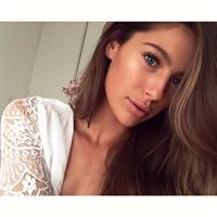 Mathilde Gøhler taking a selfie