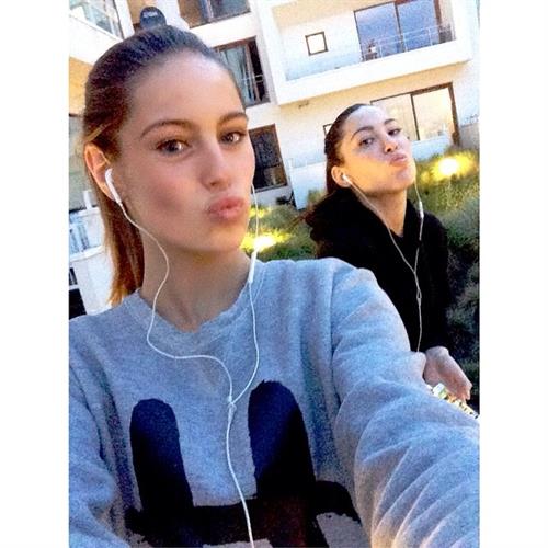 Mathilde Gøhler taking a selfie