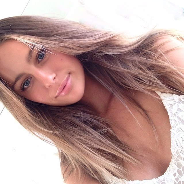 Mathilde Gøhler taking a selfie