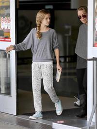 Felicity Huffman Arrives at LAX Airport with daughter in Los Angeles (November 11, 2013) 