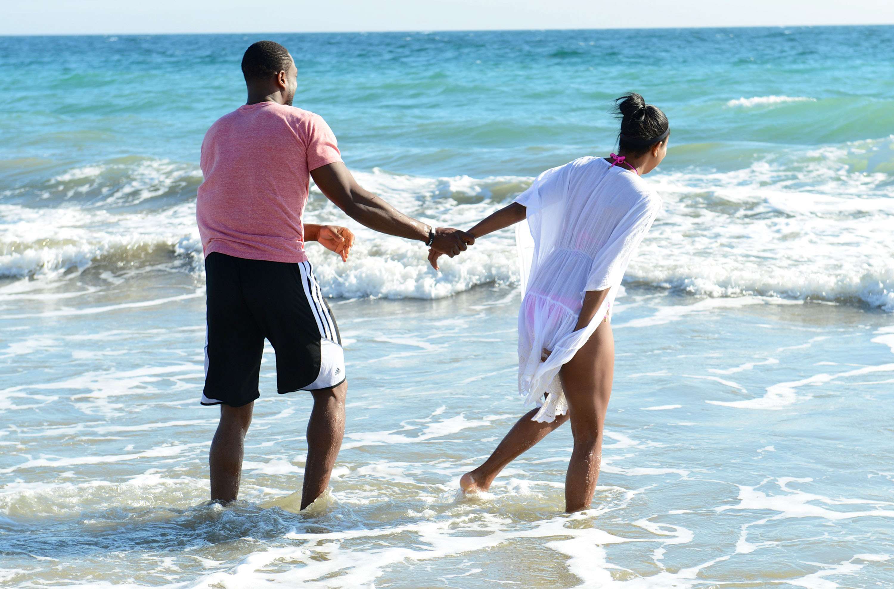 Gabrielle Union Enjoys a beach outing (September 21, 2013) 