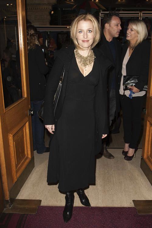 Gillian Anderson - Cirque Du Soleil's Kooza 1/8/13  