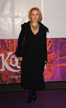 Gillian Anderson - Cirque Du Soleil's Kooza 1/8/13  