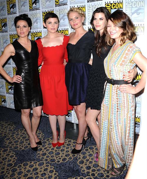 Ginnifer Goodwin at  Once Upon A Time  Press room at San Diego Comic-Con - July 14, 2012