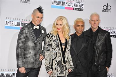 Gwen Stefani and No Doubt American Music Awards (November 18, 2012) 