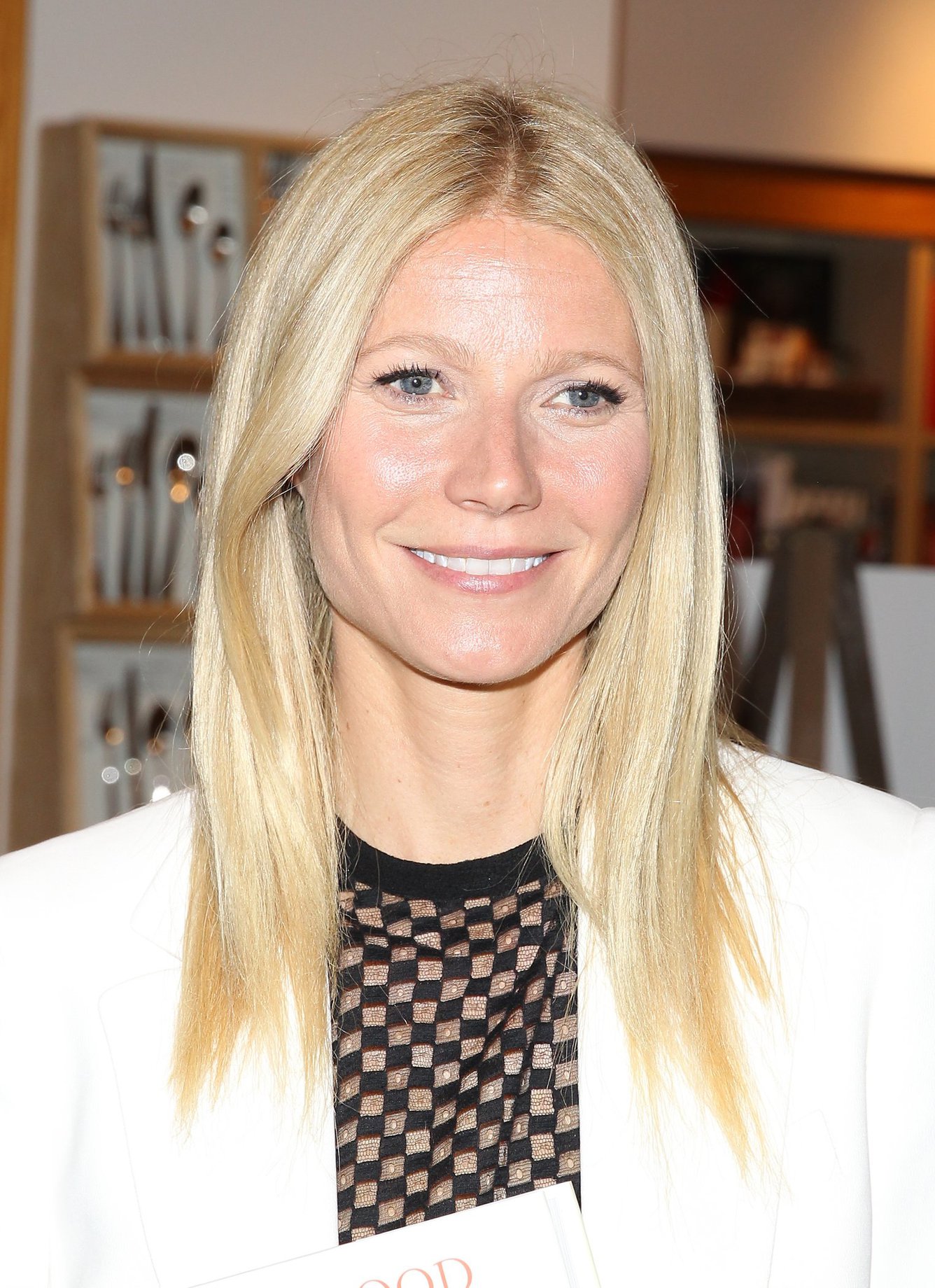 Gwyneth Paltrow Pictures Gwyneth Paltrow Book signing at Williams-Sonoma in Beverly Hills on Apr. 5, 2013