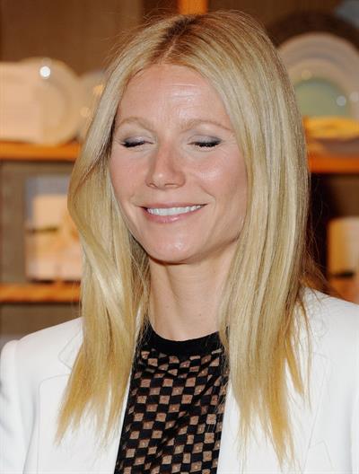 Gwyneth Paltrow Book signing at Williams-Sonoma in Beverly Hills on Apr. 5, 2013 
